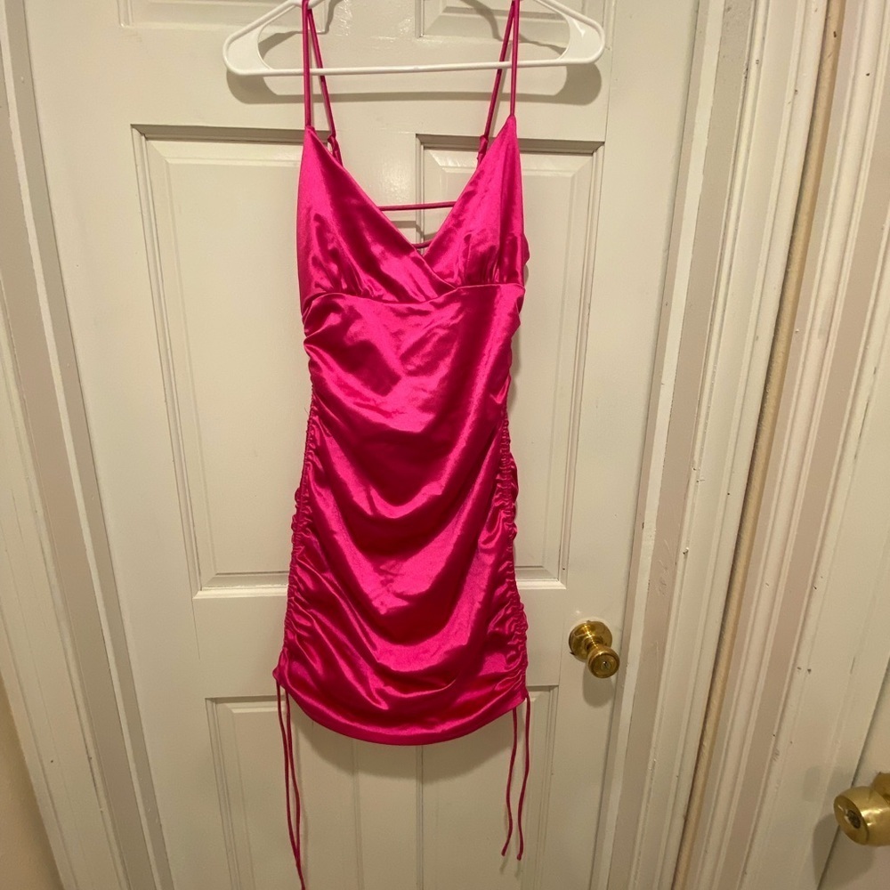 💁‍♀️🙋‍♀️Midnight doll Pink Ruched Mini Dress with Spaghetti Straps
